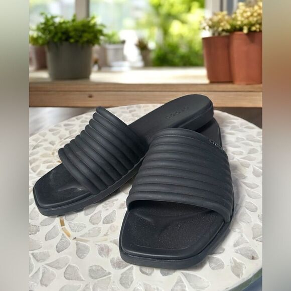 CROCS Women's Miami Slip On Slides Sandals - Picture 2 of 14